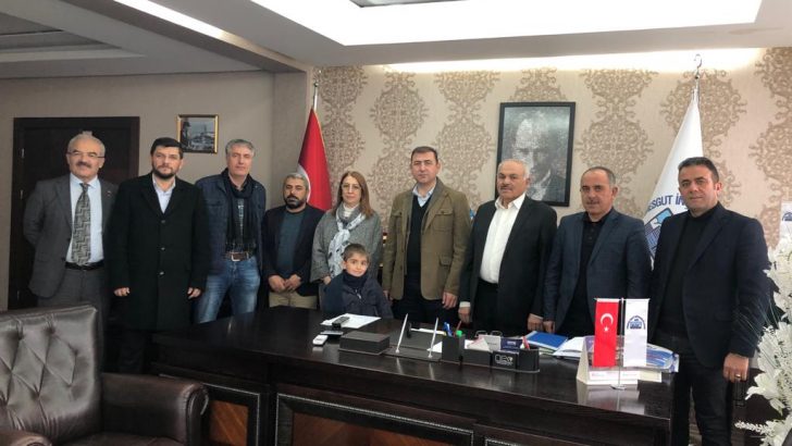 AK Parti Etimesgut İlçe Başkanı Sayın Halil HOTAMAN ve Değerli Ekip Arkadaşları Derneğimizi ziyaret etti.