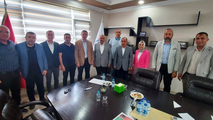 AKP Etimesgut İlçe Başkanı Sn Halil HOTAMAN ve İlçe Yönetimi Derneğimizi ziyaret ettiler