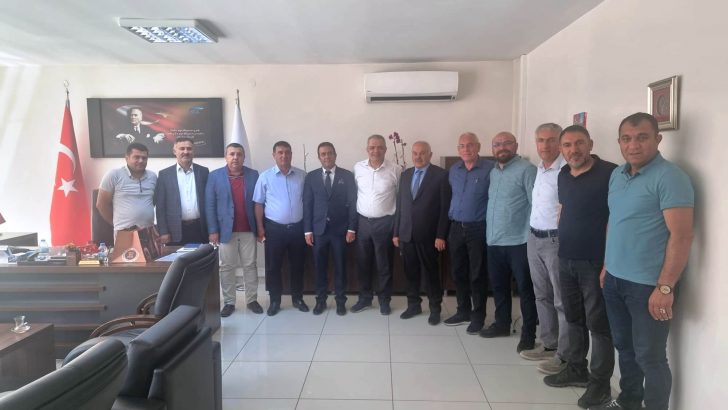 Dernek Başkanı Sayın Baki ÇELEN ve Yönetim Kurulu  Üyelerimiz Etimesgut Sosyal Güvenlik Merkezi Müdürü Sayın Hüseyin İNCEÇAM’ı ziyaret ettiler.