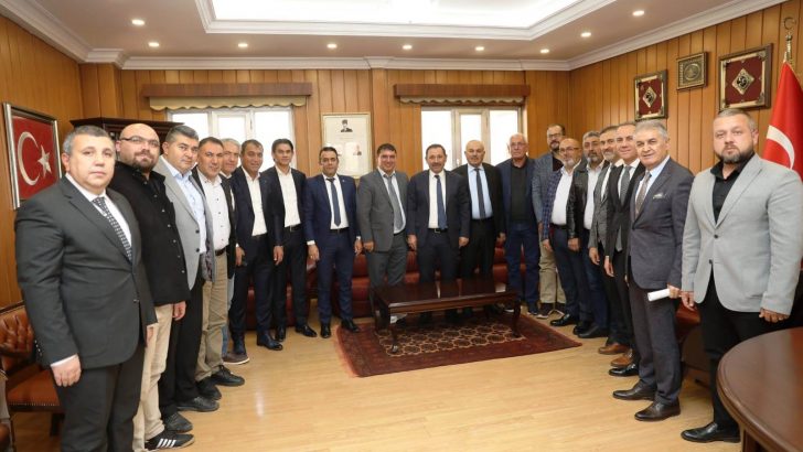 Etimesgut İnşaat Müteahhitleri Derneği yeni seçilen Yönetim Kurulu üyelerimizle birlikte Etimesgut Belediye Başkanımız Sayın Enver Demirel’i makamında ziyarette bulunduk. Bizlere ayırdığı zamandan dolayı Derneğimiz adına kendilerine teşekkür ederiz.