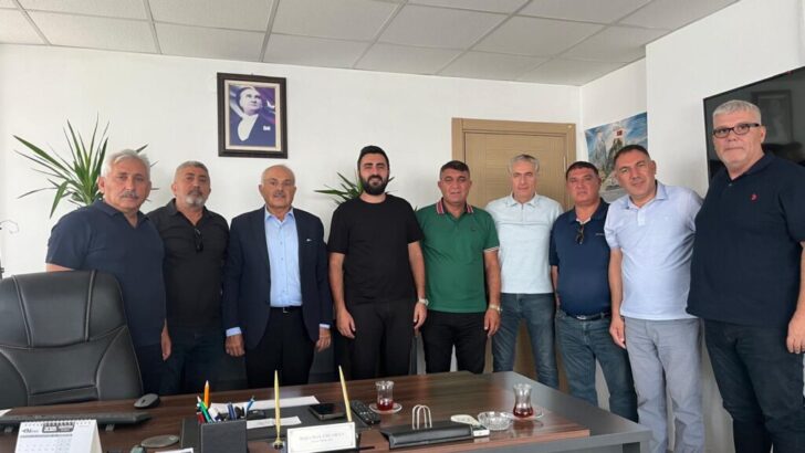 EİMDER Başkanı Baki ÇELEN ve Yönetim Kurulu üyelerimiz ile Etimesgut ASKİ Bölge Müdürü Sayın Buğra Berk ERÇOBAN’a hayırlı olsun ziyaretine gittik.