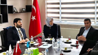 AK Parti Ankara Milletvekili Sayın Zeynep Yıldız ,AK Parti İl Yönetimi ve Ak Parti Etimesgut İlçe Başkanı Sayın Yasin Şankazan derneğimizi ziyaret etti.